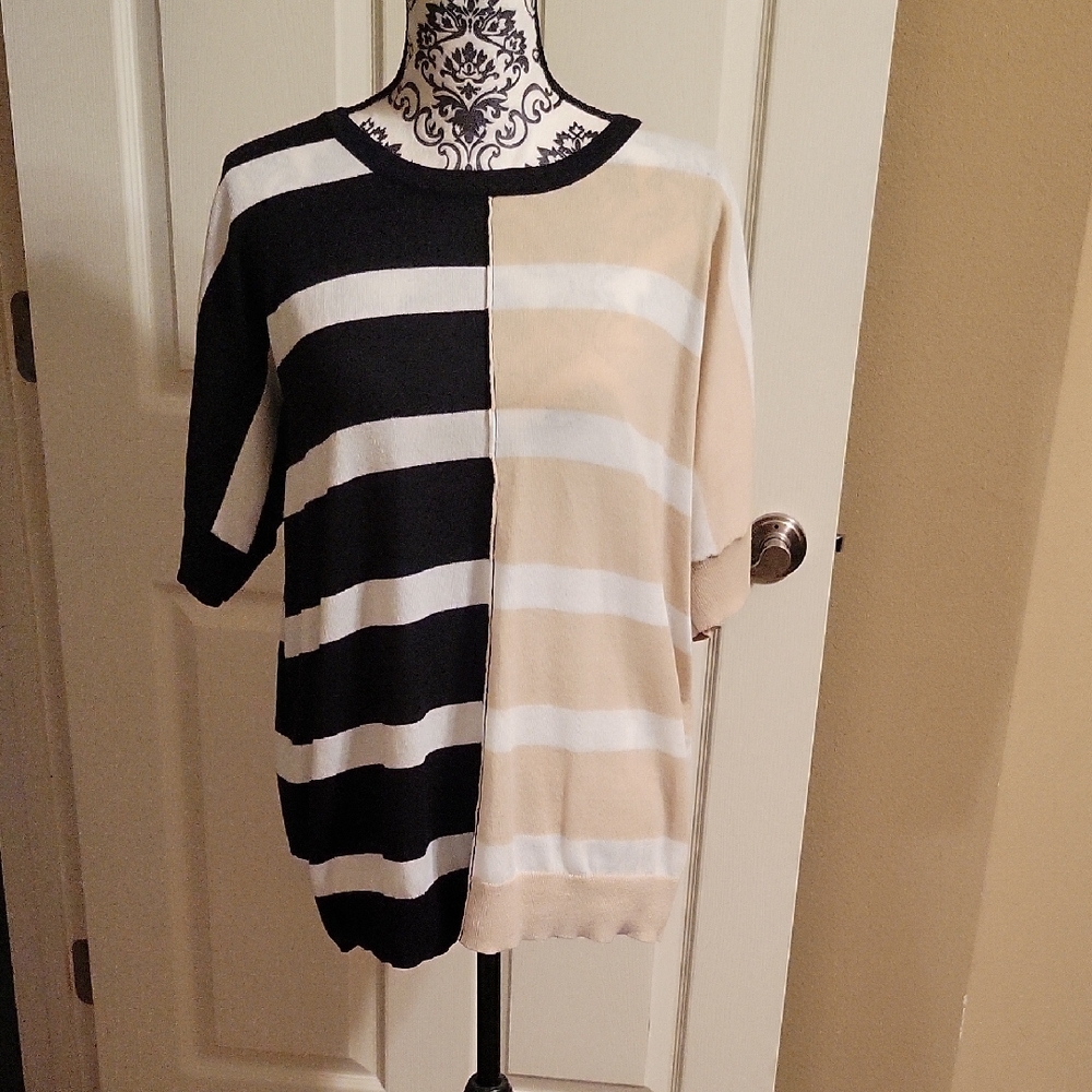 ANDREE BY UNIT Black and Tan Sweater